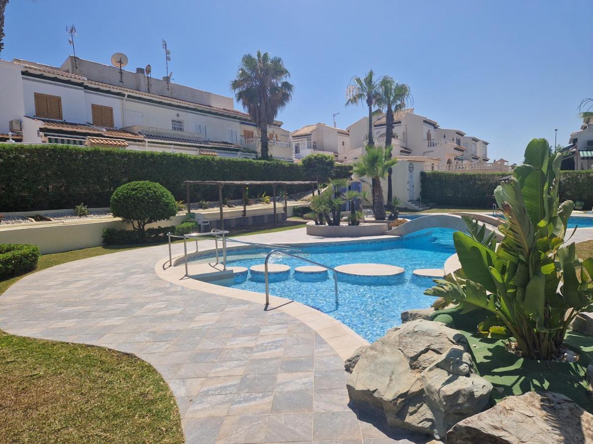 Lovely Apartment Near The Beach In Sunny La Mata Torrevieja Exteriör bild